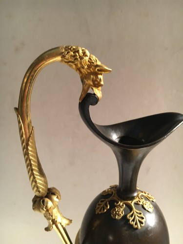 19th century - Pair of ewers in bronze, model of Ravrio