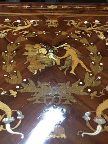 Table in marquetry of different woods, bone and mother of pearl - 