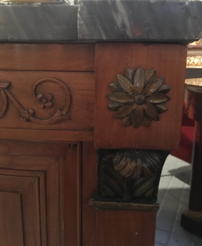 Antiquités - Commode Empire en merisier à porte latérale