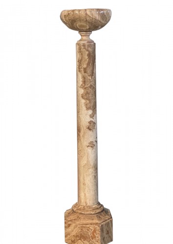 Vase sur colonne en marbre