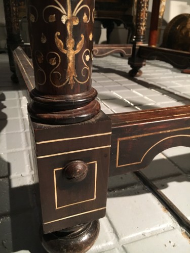 Antiquités - Centre Table, Italy 18th century