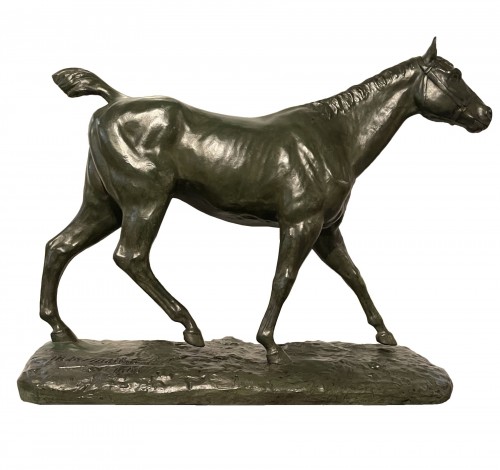 Horse in bronze with green patina signed and dated in the base M. de Mathelin 1900