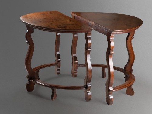 Pair of half-moon consoles forming a round table - Italy 17th century - Furniture Style 