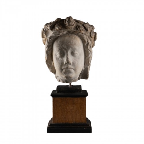 Stone head of a crowned woman - France 14th century