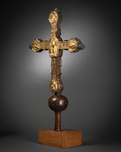Antiquités - Processional cross in wood and gilded brass - Lombardy, Italy Circa 1400