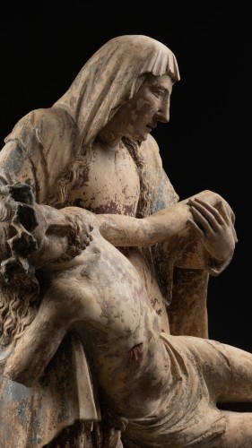 Antiquités - Vierge de pitié en pierre polychrome - France premier quart du XVIe siècle