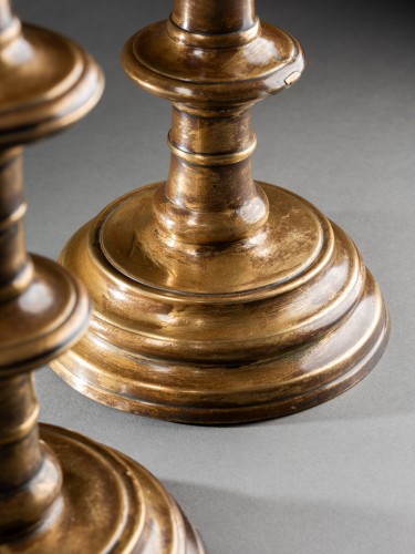 Paire de bougeoirs en bronze - Europe centrale - vers 1500 - Moyen Âge