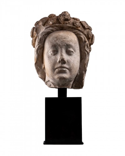 Crowned stone head of a woman - France 14th century
