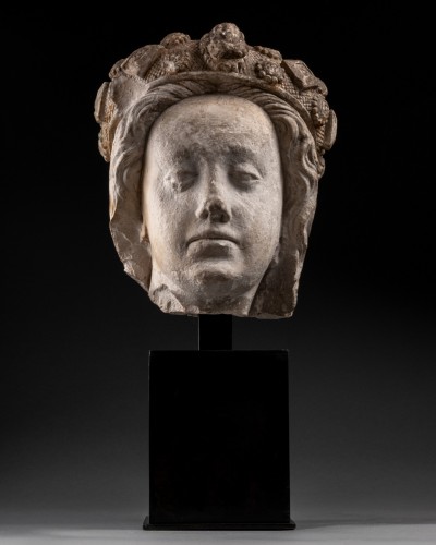 Tête de femme couronnée en pierre - France XIVe siècle - Sculpture Style Moyen Âge