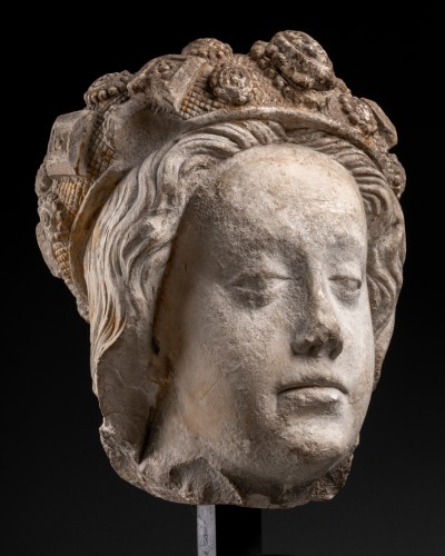 Antiquités - Tête de femme couronnée en pierre - France XIVe siècle