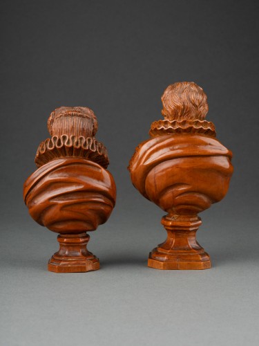 17th century - Pair of boxwood busts  - France 17th century