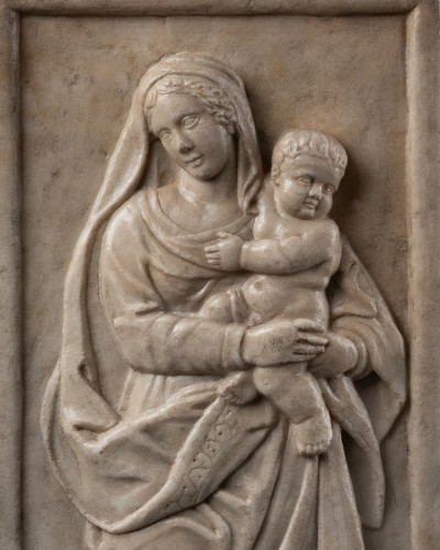 Sculpture Sculpture en Marbre - Vierge à l'Enfant en bas-relief - Italie XVIe siècle