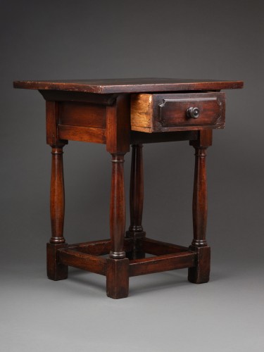 Furniture  - Walnut table - Italy, Tuscany16th century