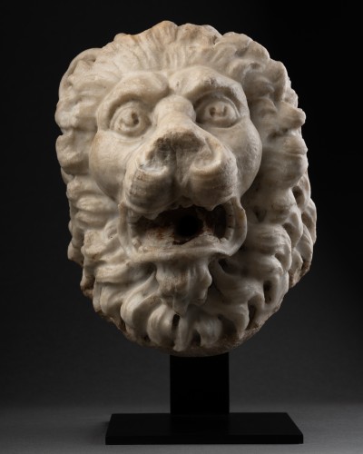 Antiquités - Marble lion heads - Italy 16th century