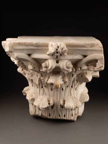 Chapiteau corinthien en marbre - Italie XVIe siècle - Galerie Alexandre Piatti