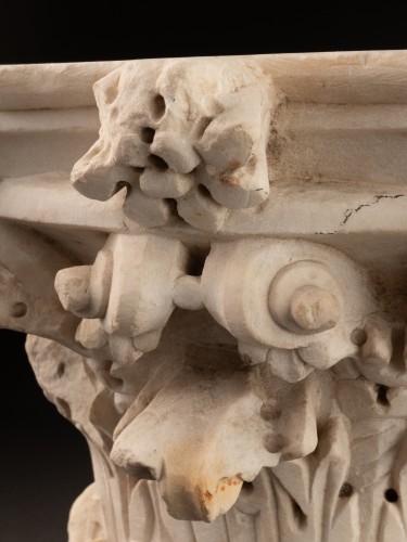 XVIe siècle et avant - Chapiteau corinthien en marbre - Italie XVIe siècle