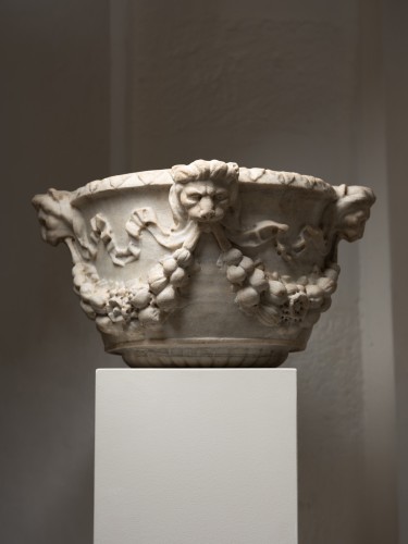 Decorative Objects  - Lion-head basin – Italy15th century