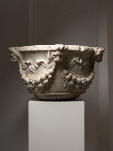 <= 16th century - Lion-head basin – Italy15th century