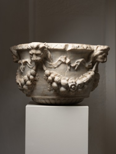Renaissance - Lion-head basin – Italy15th century