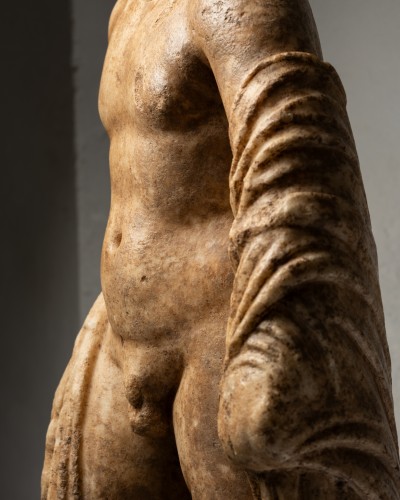 Archéologie  - Torse en marbre de Ganymède – Empire romain IIe siècle ap. JC