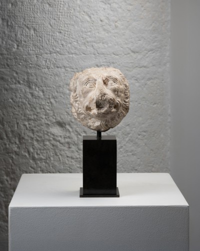 Petit lion en marbre – Italie XIIe siècle - Galerie Alexandre Piatti