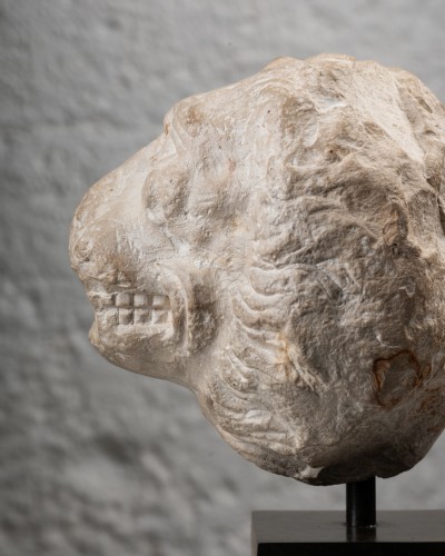 Antiquités - Petit lion en marbre – Italie XIIe siècle