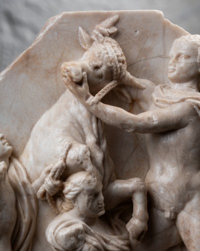 Sculpture Sculpture en Marbre - Bas relief représentant le Taureau Farnèse – Italie XVIe siècle