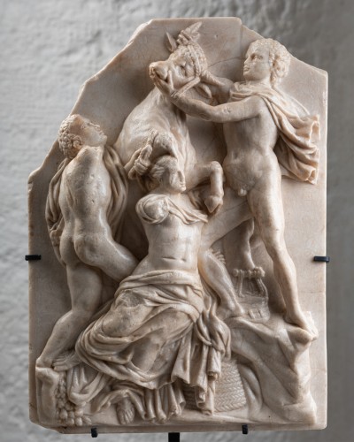 Renaissance - Bas relief représentant le Taureau Farnèse – Italie XVIe siècle