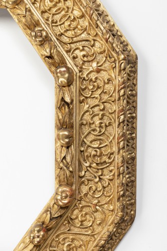 Cadre en bois doré octogonal - Piémont, Italie dernier quart du XVIe siècle - Galerie Alexandre Piatti
