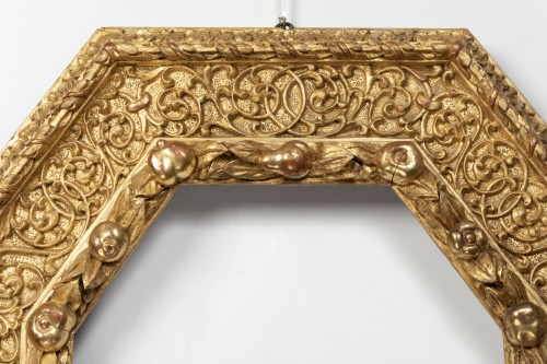 XVIe siècle et avant - Cadre en bois doré octogonal - Piémont, Italie dernier quart du XVIe siècle