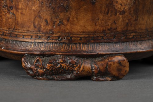 Antiquités - Mug in birch burr - Scandinavia End of the 17th century