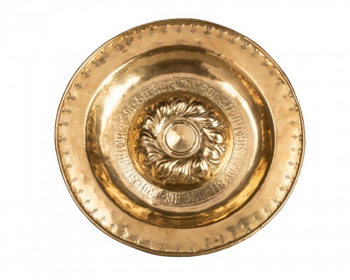 Alms dish - Circa 1500 Nuremberg