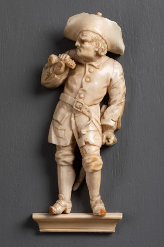 Soldat en ivoire - Allemagne XVIIe siècle - Objets de Curiosité Style Louis XIII