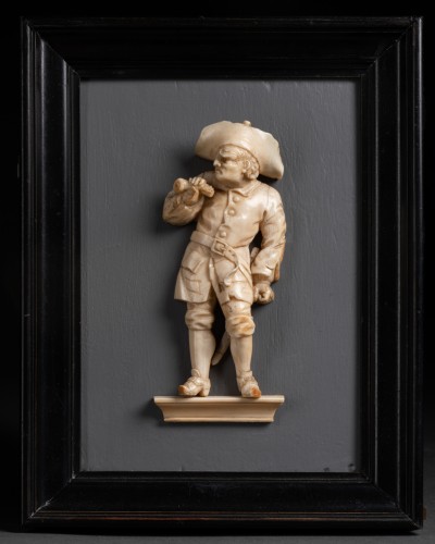 Curiosities  - Ivory soldier - Germany 17th century