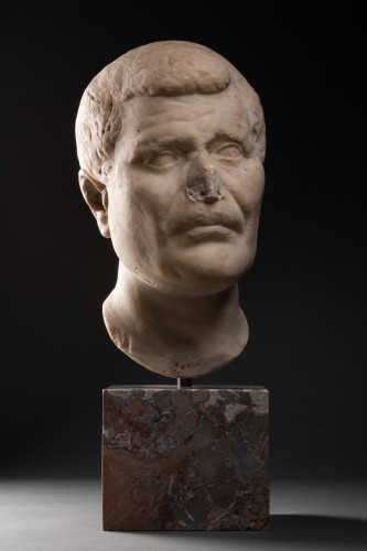 Archéologie  - Tête en marbre – Empire romain 1er siècle avant J.C