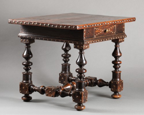 Table à tiroir bois de noyer - Émilie Romagne Fin XVIe siècle - Renaissance
