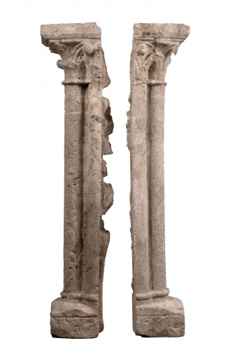 Paire de colonnettes gothiques en pierre - France XIIIe siècle