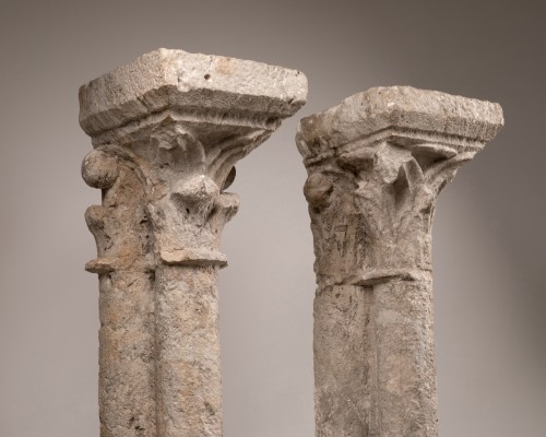 XIe au XVe siècle - Paire de colonnettes gothiques en pierre - France XIIIe siècle