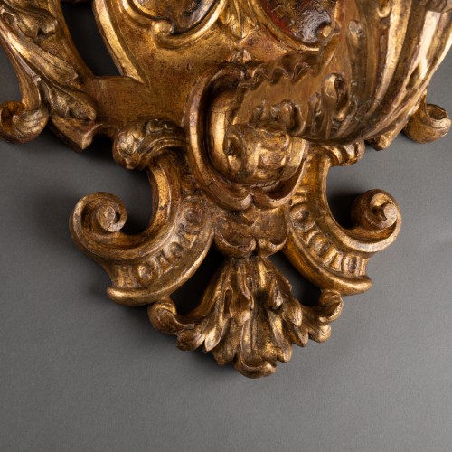 XVIIe siècle - Paire d’appliques armoriées enBois doré et polychromie – Italie XVIIe siècle