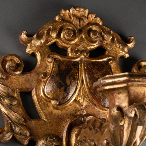 Paire d’appliques armoriées en bois doré et polychromie – Italie XVIIe siècle - 