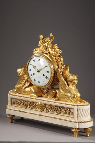 A Louis XVI Female sphinxes clock - 