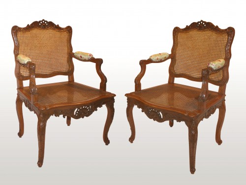 Paire de fauteuils à fond de canne attribués à Jean Gourdin, dit le Père Gourdin  - Sièges Style Louis XV