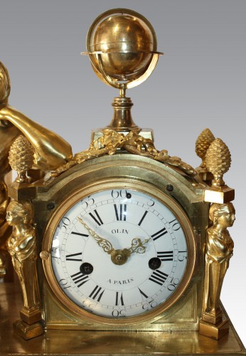Pendule à la Geoffrin par Olin à Paris Epoque Louis XVI - Horlogerie Style Louis XVI