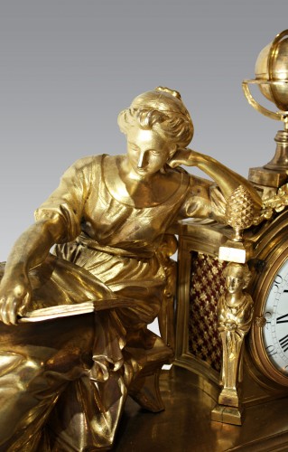 Horlogerie Pendule - Pendule à la Geoffrin par Olin à Paris Epoque Louis XVI