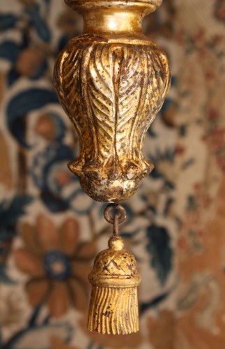 Lustre en Bois Doré à six Bras de Lumière - Luminaires Style Louis XVI