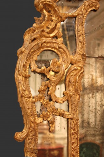 18th century giltwood Mirror &quot;à la Grenade éclatée - Mirrors, Trumeau Style French Regence