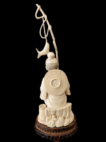 Important pêcheur en ivoire chinois monobloc - Galerie Buter