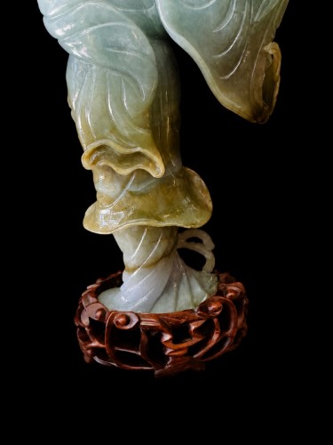 Guanyin en jade naturel polychrome – Chine, Pékin vers 1920 - Galerie Buter