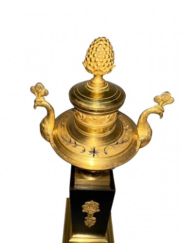 Empire - Paire de bougeoirs aux paons formant brûle-parfums