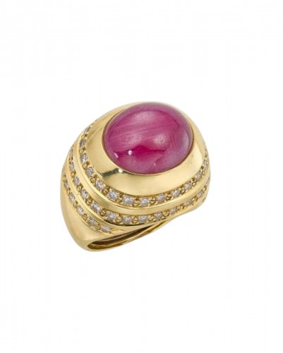Bague en or, rubis et diamants -  Andrew Clunn